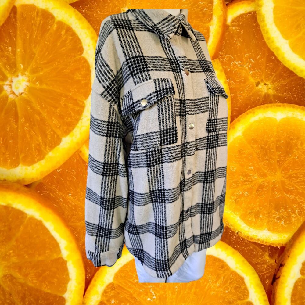 Bailey Rose Tan Black Plaid Flannel Oversized Button Up Size Medium